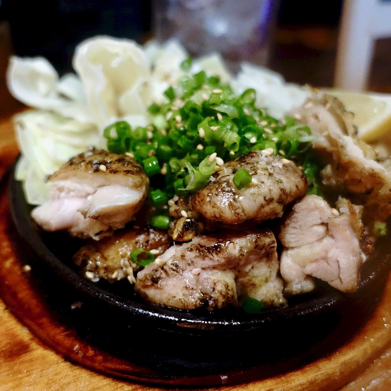 鶏もも炭火焼き(薩摩の蔵 京橋本店)