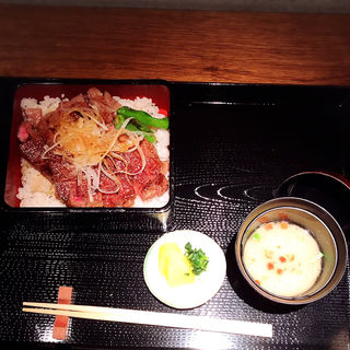 大盛ステーキ重(八丁堀黒きん )