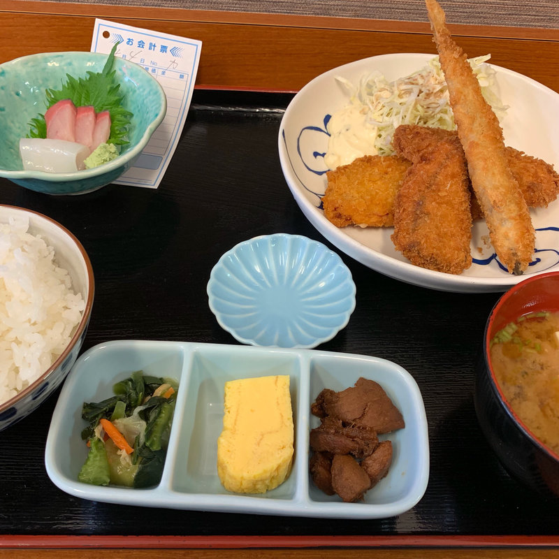 ミックスフライ定食(おさしみや )