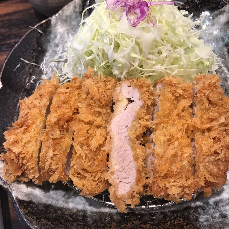 六白黒豚　ロースかつ定食(勝烈亭 新市街本店)