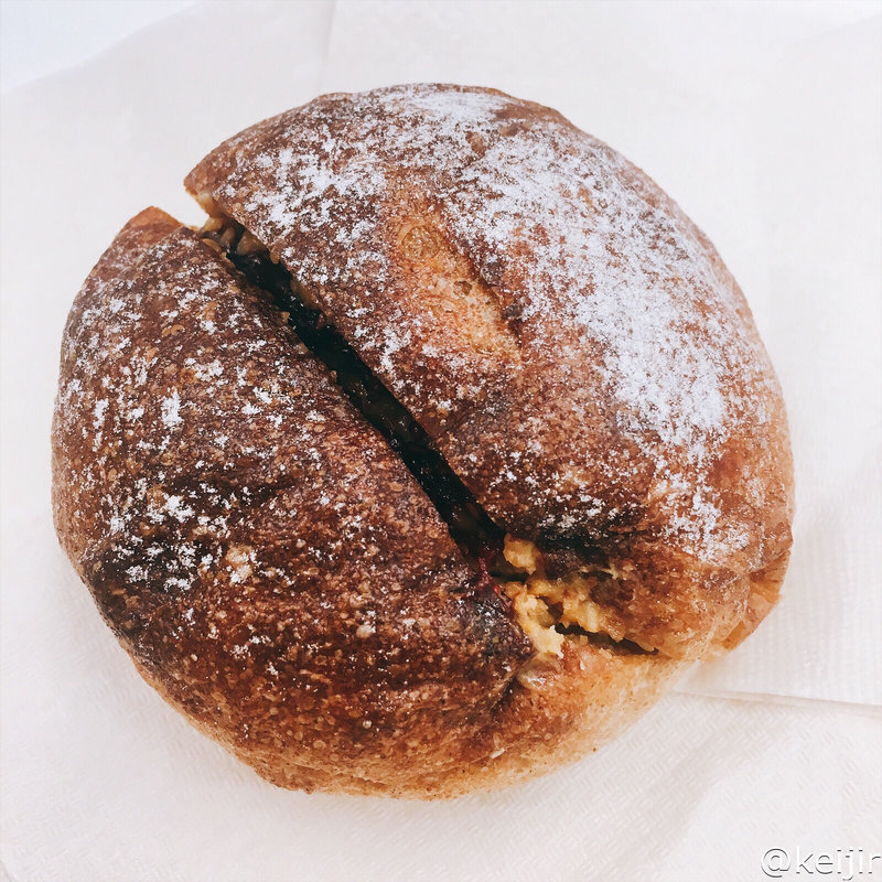 全粒まるぱん 千葉県産クランチピーナッツ&ラズベリー(ガーデンハウス カフェ)