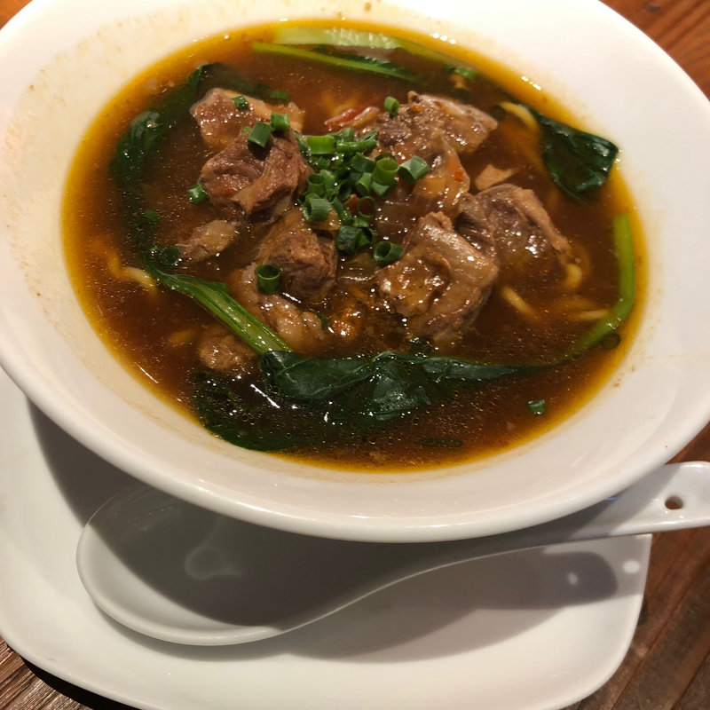劉ママの牛肉麺(騒豆花)