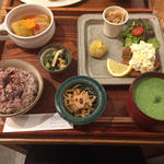シマシマ定食(SIMA SIMA)