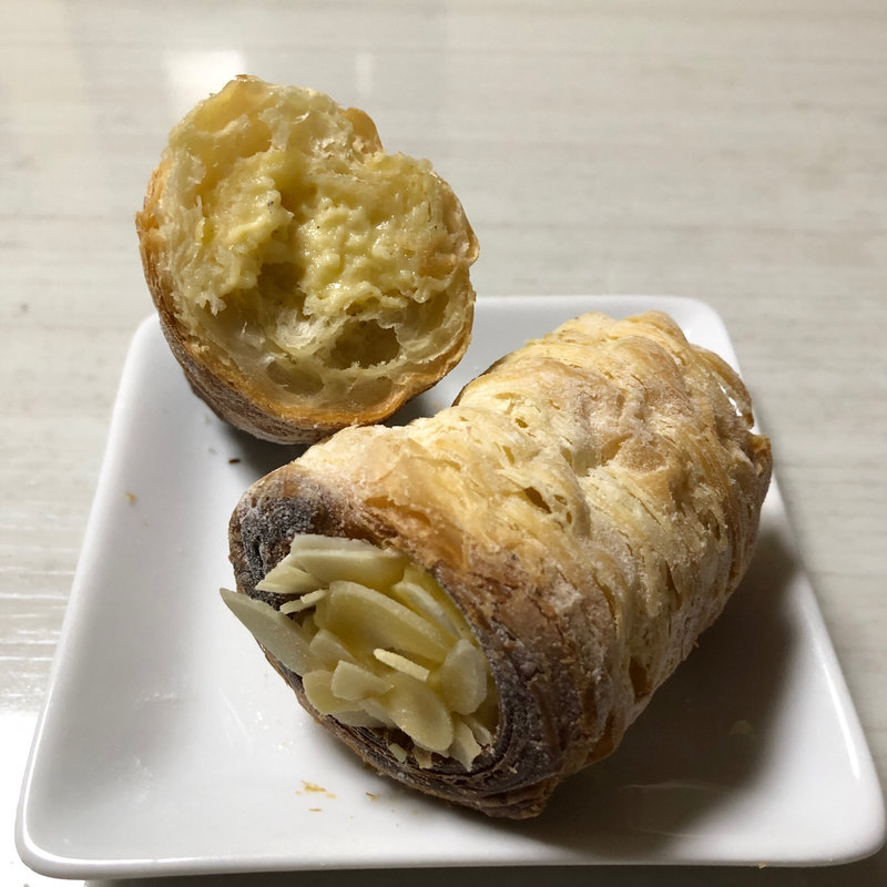 コロネタワー(ブーランジェリー ロア)