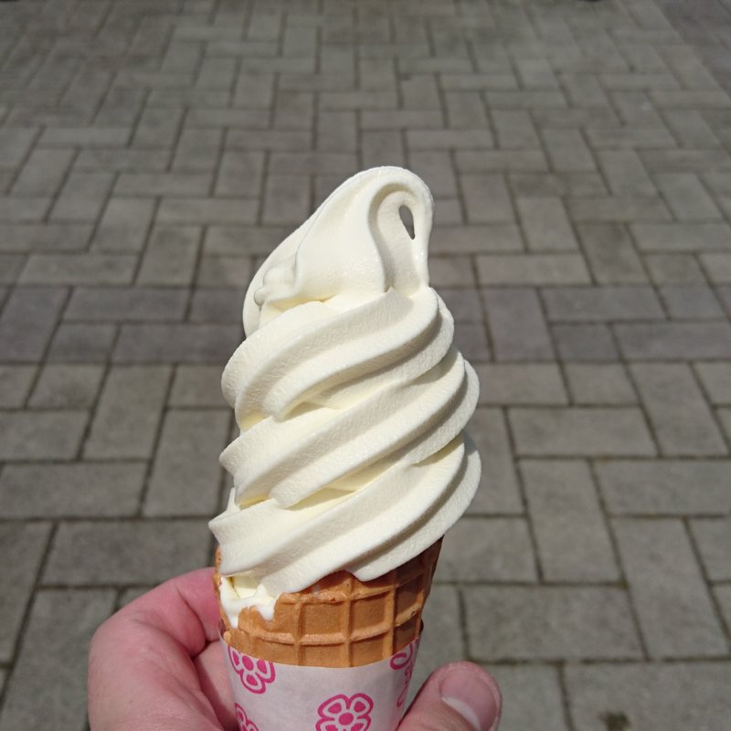 ほぺ落ちバニラソフト(道の駅「信州蔦木宿」)