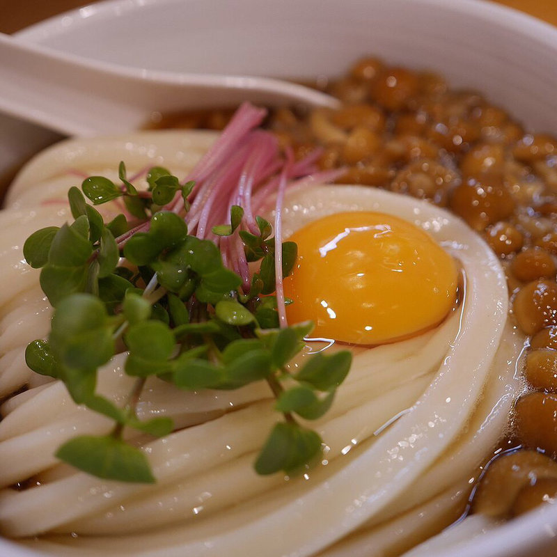 なめこ月見ぶっかけ(上を向いて)