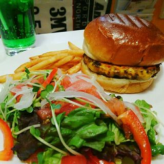 きまぐれレディースバーガーサラダ(アメリカンポップカフェ ビッグベリーマン 東大阪店)