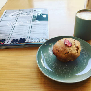 苺とクリームチーズのマフィン(ミノウ ブックスアンドカフェ （MINOU BOOKS&CAFE）)