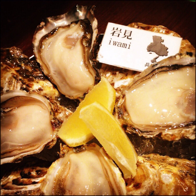 本日のおすすめ牡蠣　4点盛り(SEAFOOD STAND PACIOREK HANATARE 横浜東口店)