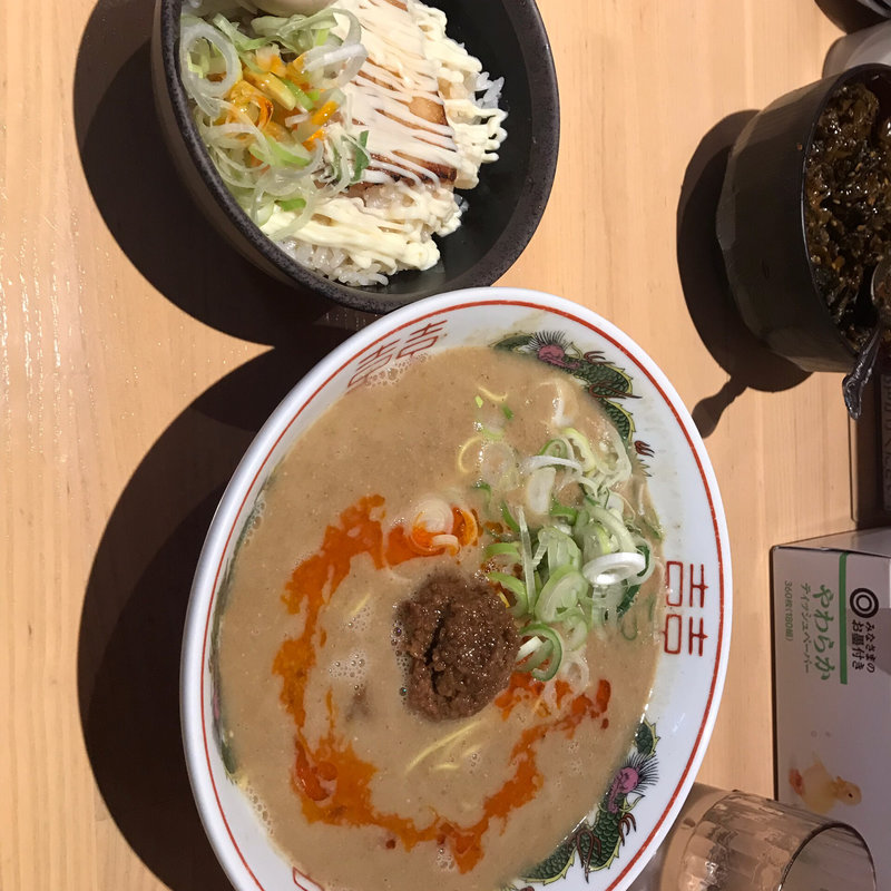 ラータンメン(博多拉担麺 まるたん 那の川店)