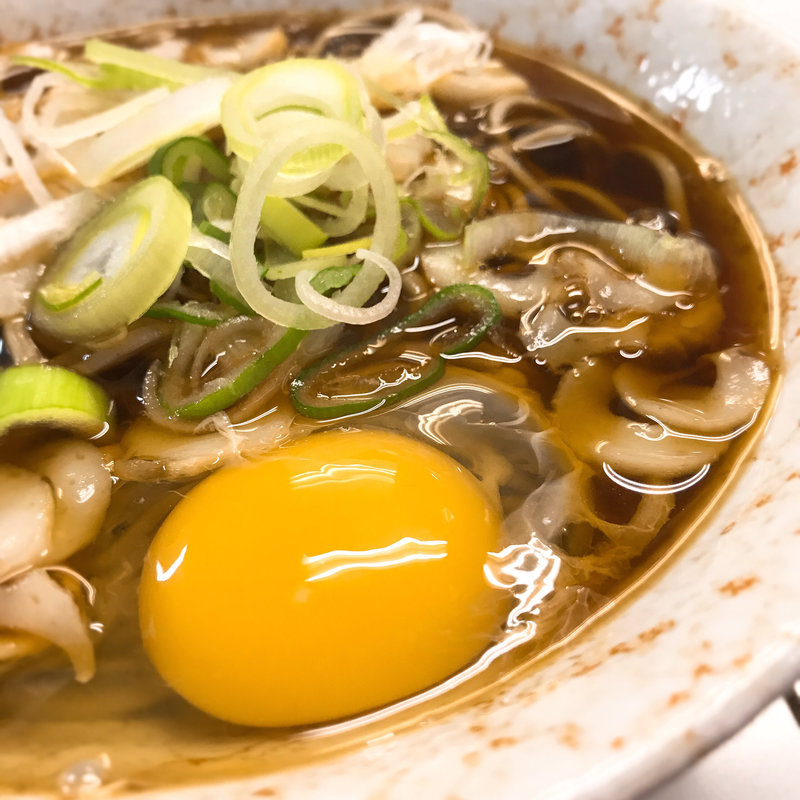 ちくわそば＋玉子(日の出そば )