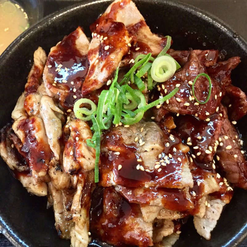 大劇場丼(肉丼専門店 岩屋肉劇場)