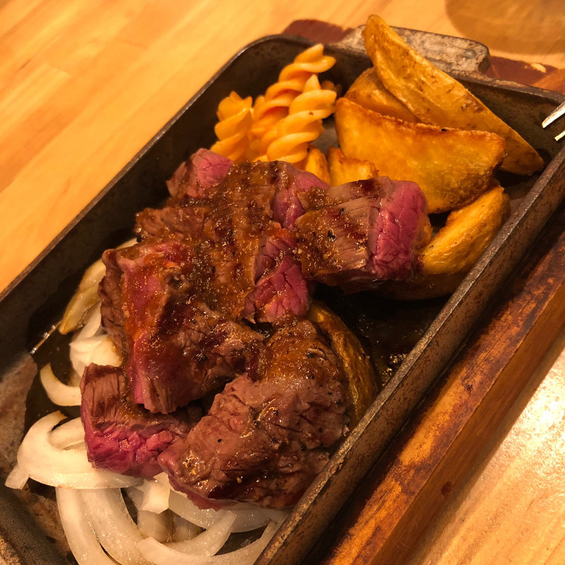 牛ハラミ ステーキ(ニクバル ダカラ )