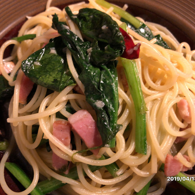 青菜とベーコンのパスタ(バル日和)