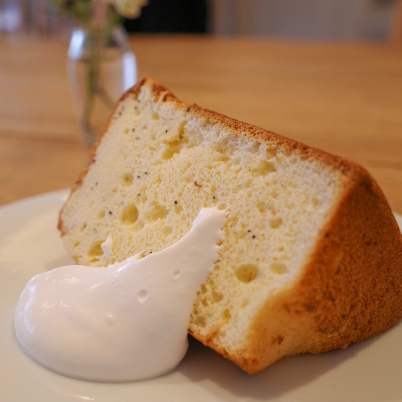 エルダーフラワーのシフォンケーキ(BAKESHOP mitten)