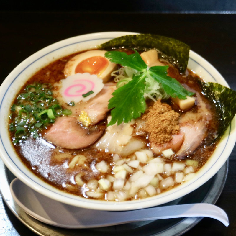 焼きあじとさんまの魚介豚骨(麺奏 弥栄 （iyasaka）)