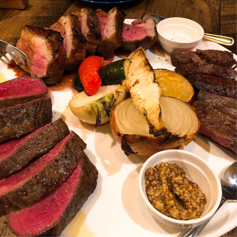 炭火焼きの肉料理(+ruli-ro ルリイロ)