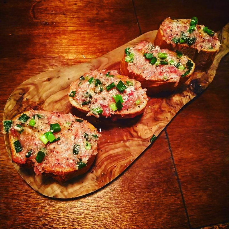 鮪のカマトロのタルティーヌ(abill （アビル）)