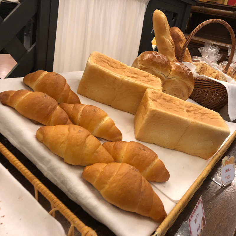 自家製パン(ザ・ロウズ )