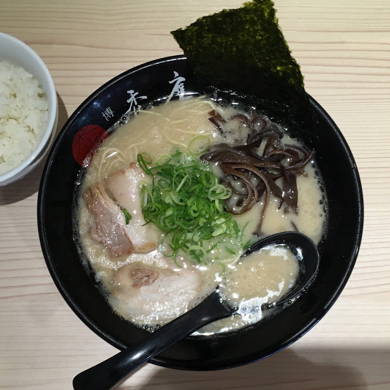 ラーメン(博多禿鷹)