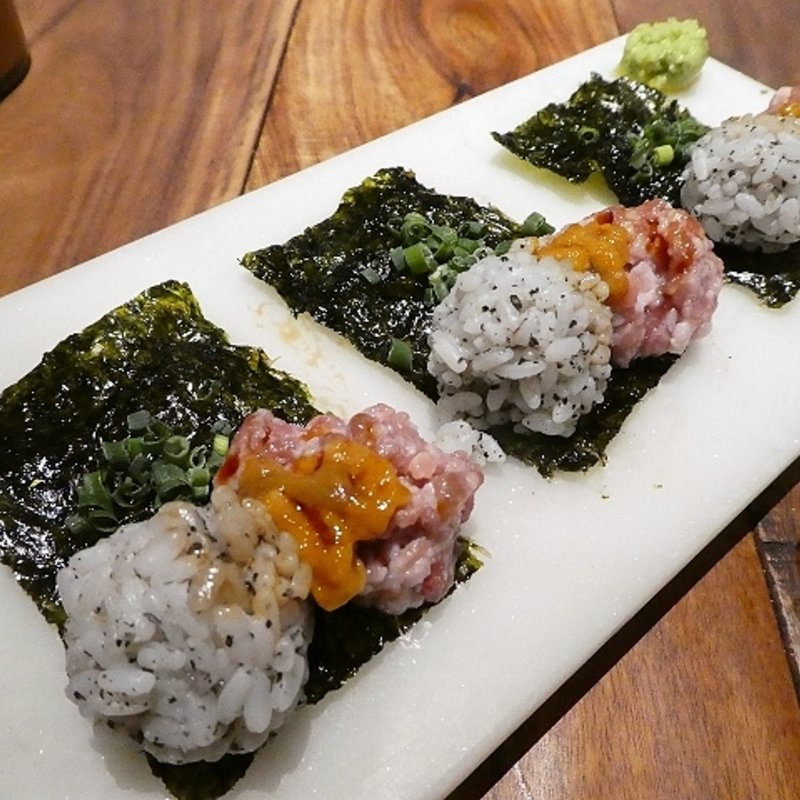 河内鴨ネギトロ&生雲丹寿司(炭火とワイン 天王寺店)