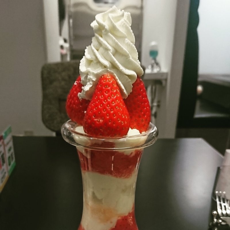 スカイベリーパフェ(8010 （パレット）)