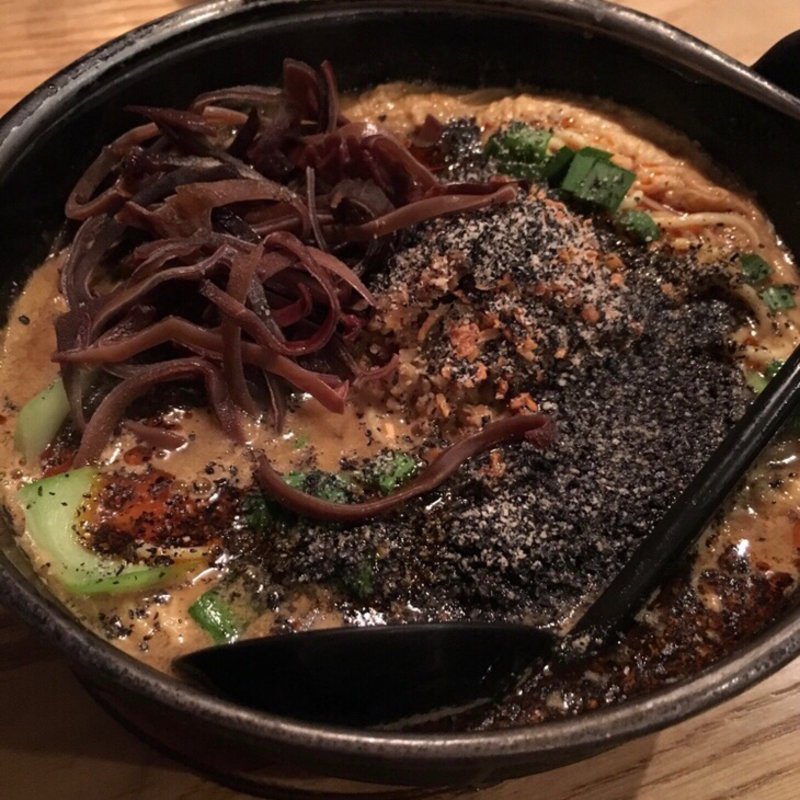 黒胡麻担々麺(麺処 そばじん)