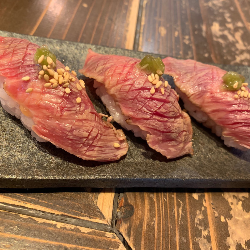 炙り肉寿司 牛トロ(串萬の)