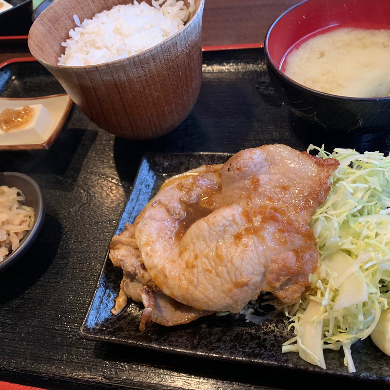 生姜焼き定食(○△□まるさんかくしかく)