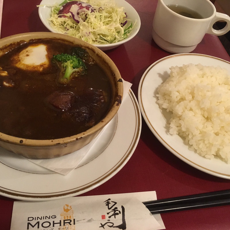 焼きたてハンバーグ（温卵添え）(モーリ亭 南森町店)