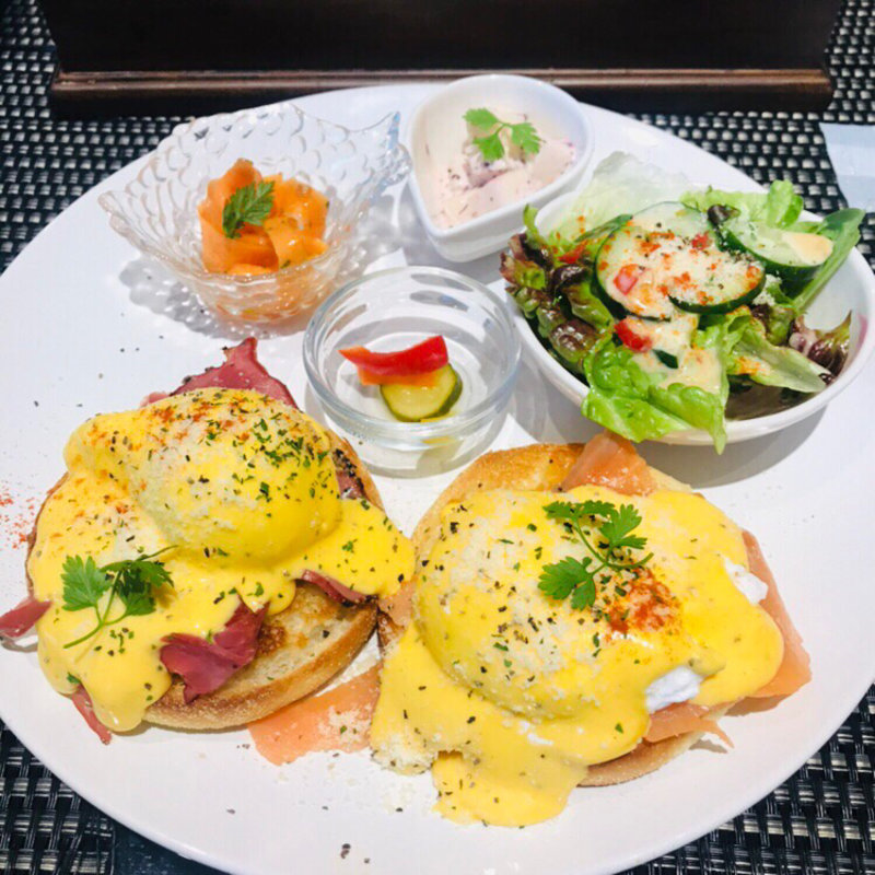 エッグベネディクト    パストラミビーフ&サーモン(THE LIVING)