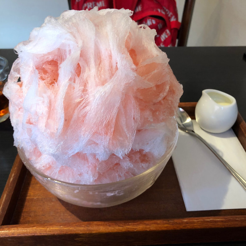 カキ氷 生いちご(三日月氷菓店 )