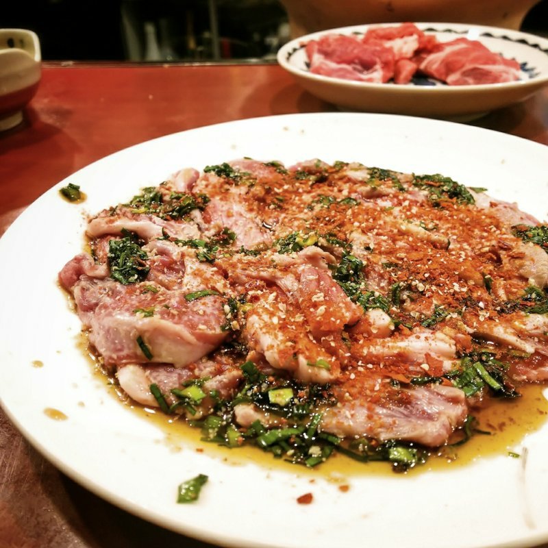 炙りラム刺し(だるまや 新宿西口店)