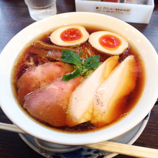 特製醤油らぁ麺(らぁ麺 紫陽花 (ラアメン アジサイ))