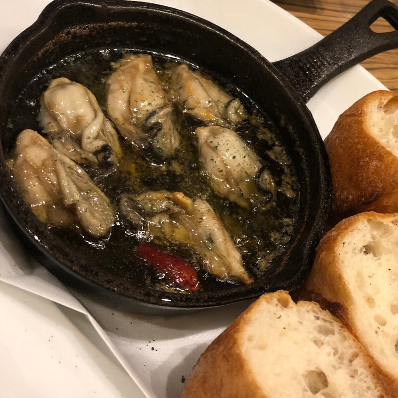 牡蠣のアヒージョ(オイスター テーブル 銀座コリドー店 （Oyster Table）)