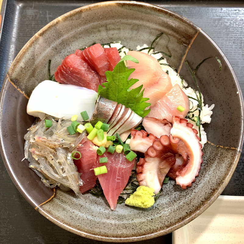 海鮮丼(めしやっちゃん)