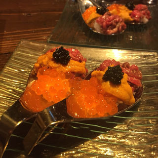 炙り肉寿司featキャビア(ニクアザブ恵比寿店)