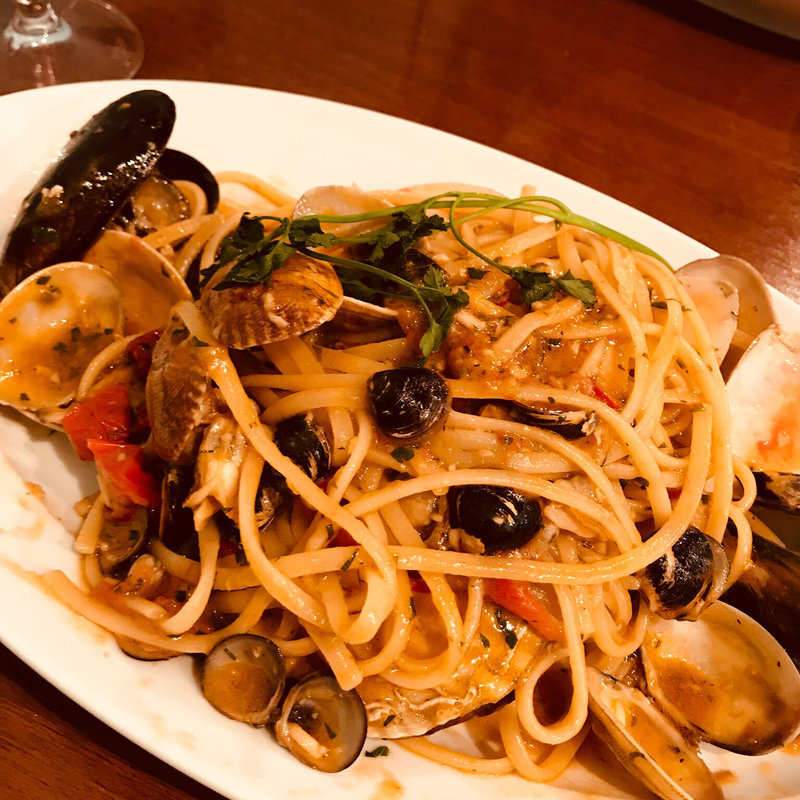 本日の貝類とチェリートマトのペスカトーレ風リングイネ (ランチ)(トラットリア 築地 パラディーゾ！)