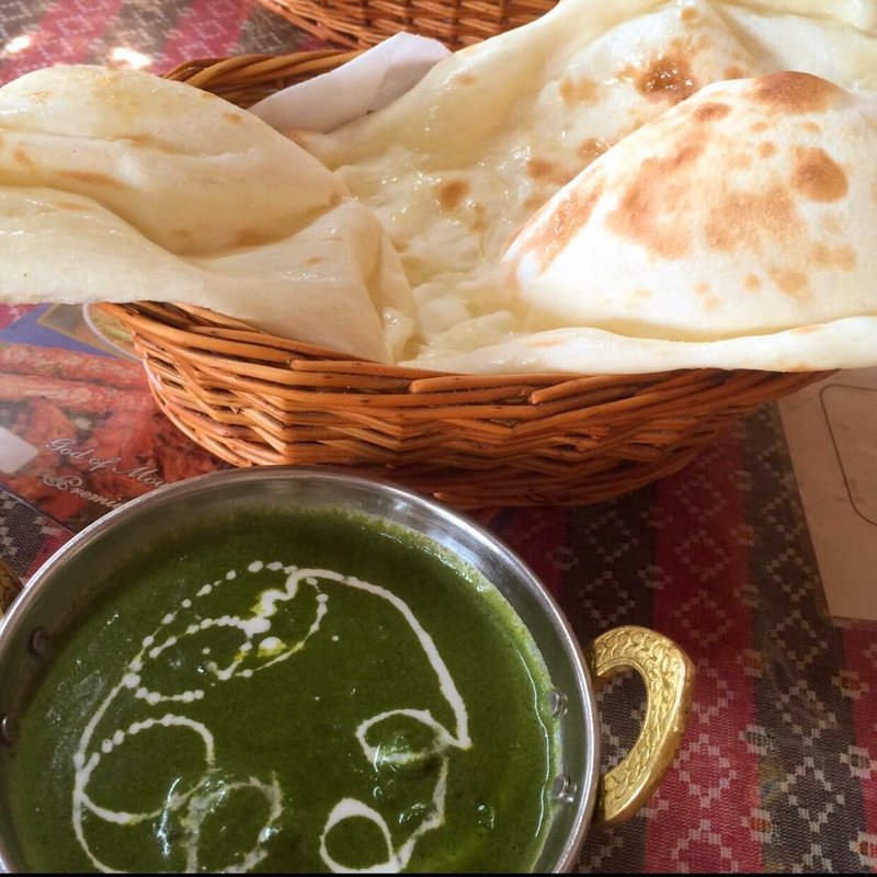 ほうれん草チキンカレー(アジアンダイニング アガン)