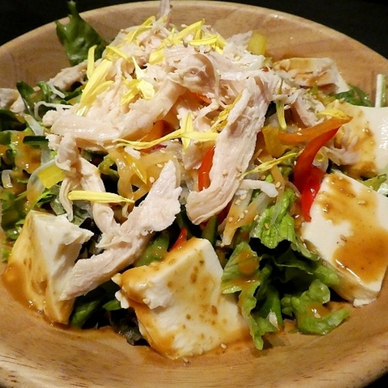 蒸し鶏と豆腐の棒々鶏サラダ(夜景個室ダイニング 星の奏 天王寺アポロビル店)