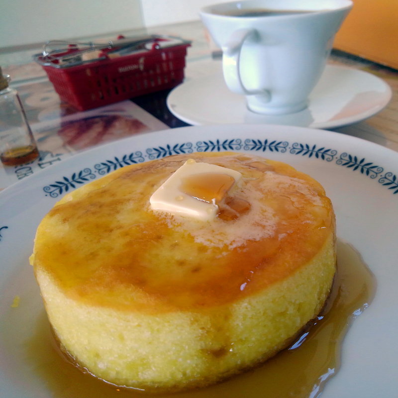 絵本にでてくるようなパンケーキとドリンクセット(自休自足 )