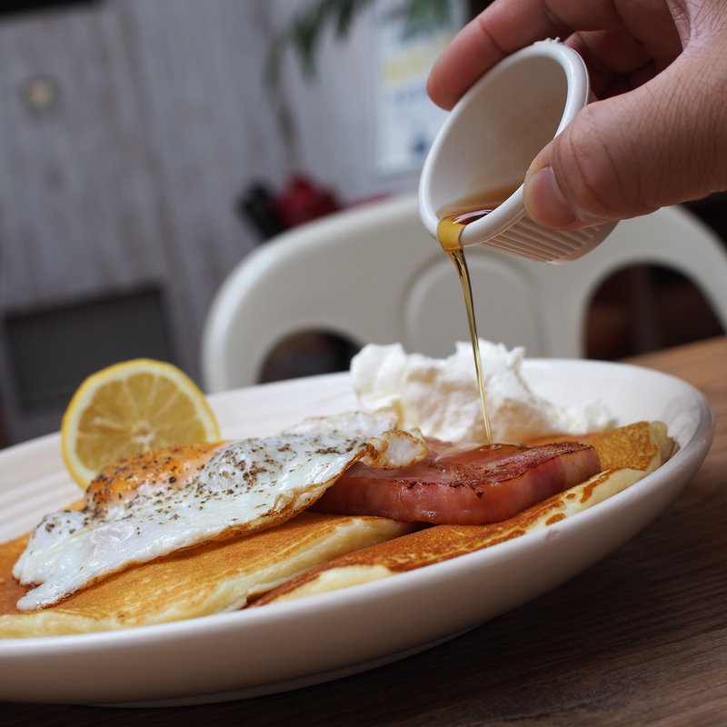 バターミルクパンケーキ+ベーコン&エッグ(ロンハーマンカフェ 福岡店 )