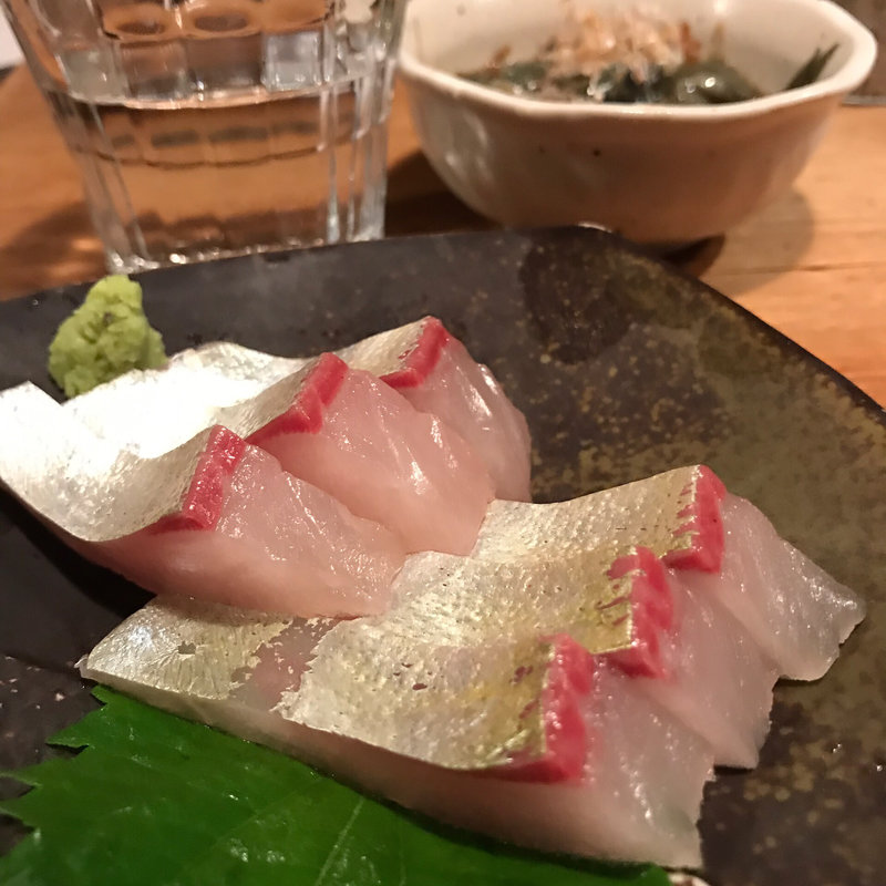 シマアジのお造り(立ち呑み ジャックとマチルダ )