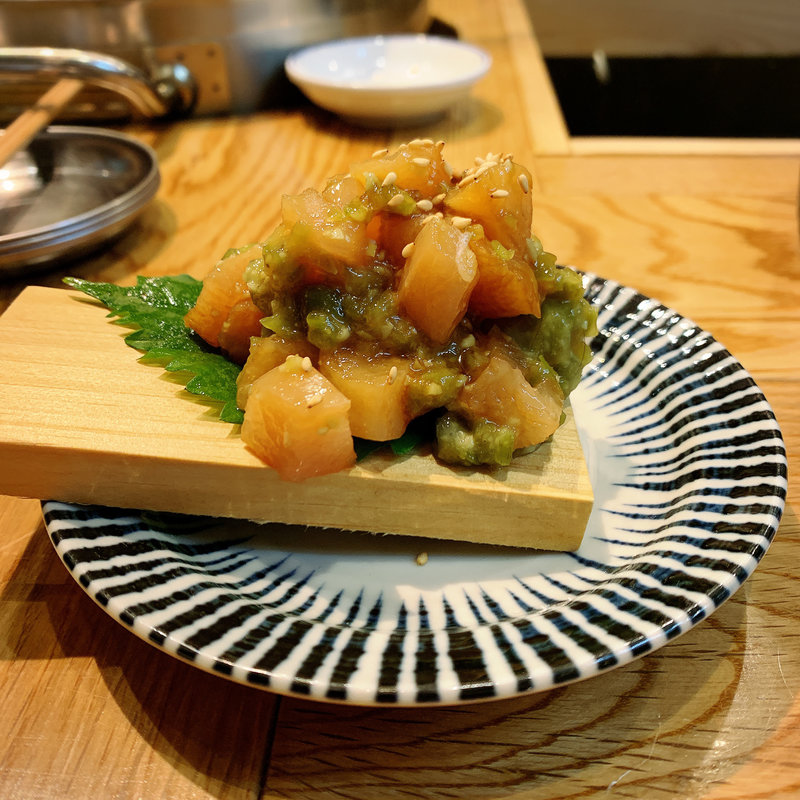 刺激的な鶏わさ(大衆酒場 チャン栓チャン)