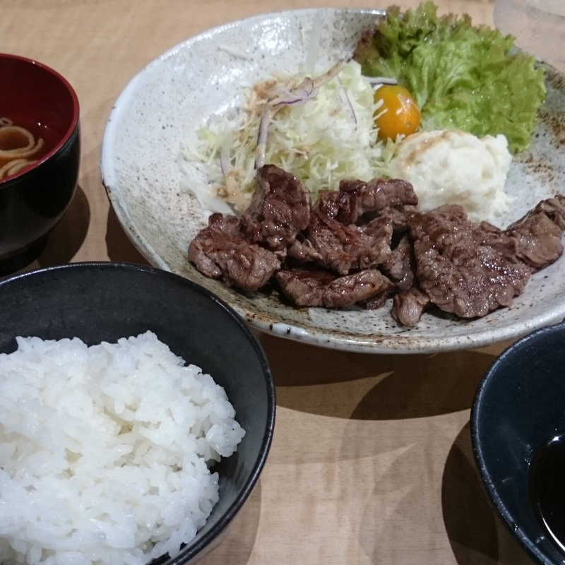 焼肉定食(神戸北野坂 肉屋の串カツ 丸力 大阪駅前第2ビル店 （コウベキタノザカニクヤノクシカツ マルリキ）)