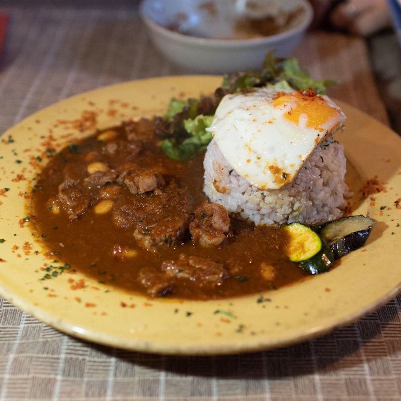 ラム肉と豆のジョロフ(ビストロゼブラ)