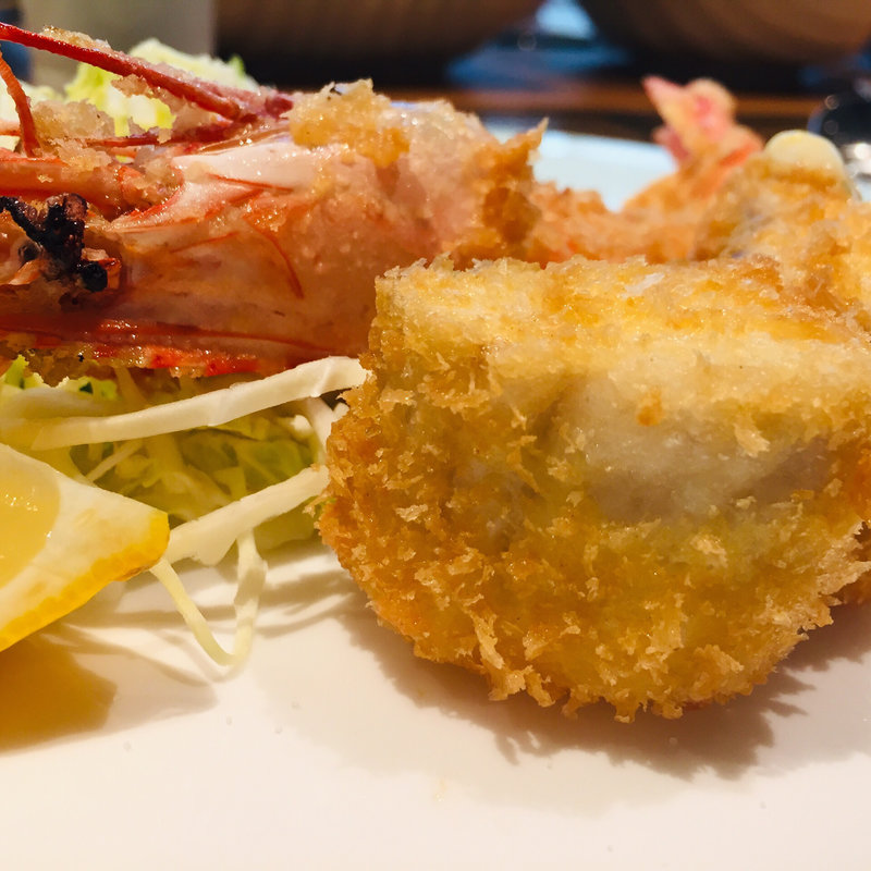 赤足海老と鰆のフライ(イワナガ食堂)