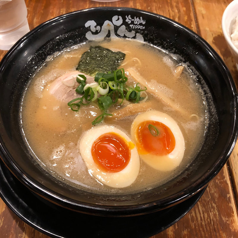 (とんこつらーめん てっぺん)
