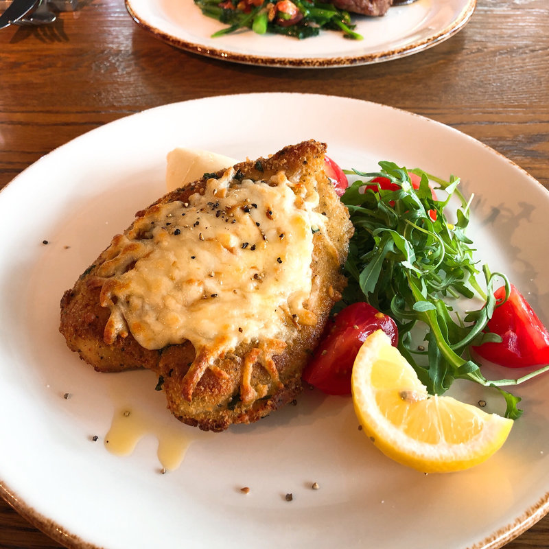 チキンカツレツ(IVY PLACE)