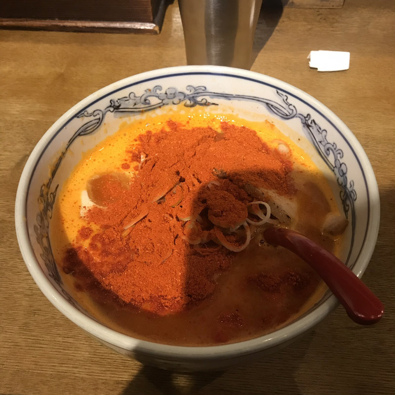 赤まみれ濃厚豚骨ラーメン(麺や 六三六 大阪総本店 )
